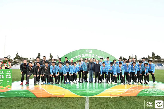 哈登23+11库里两次崴脚提前伤退 快船力克勇士