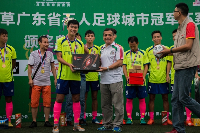 赵维伦：第一次穿上国家队战袍 那感觉太棒了